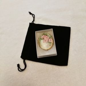 Porceline classic floral brooche, Vintage 1900s